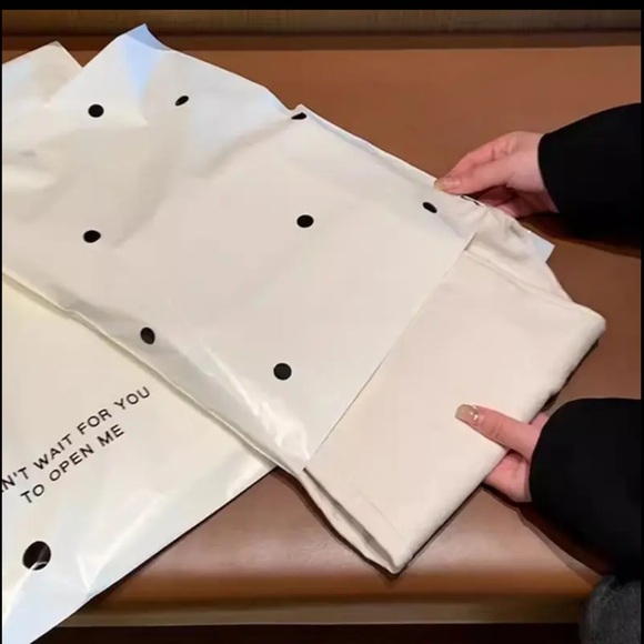 10 Polka Dot Poly Mailers - Picture 5 of 7